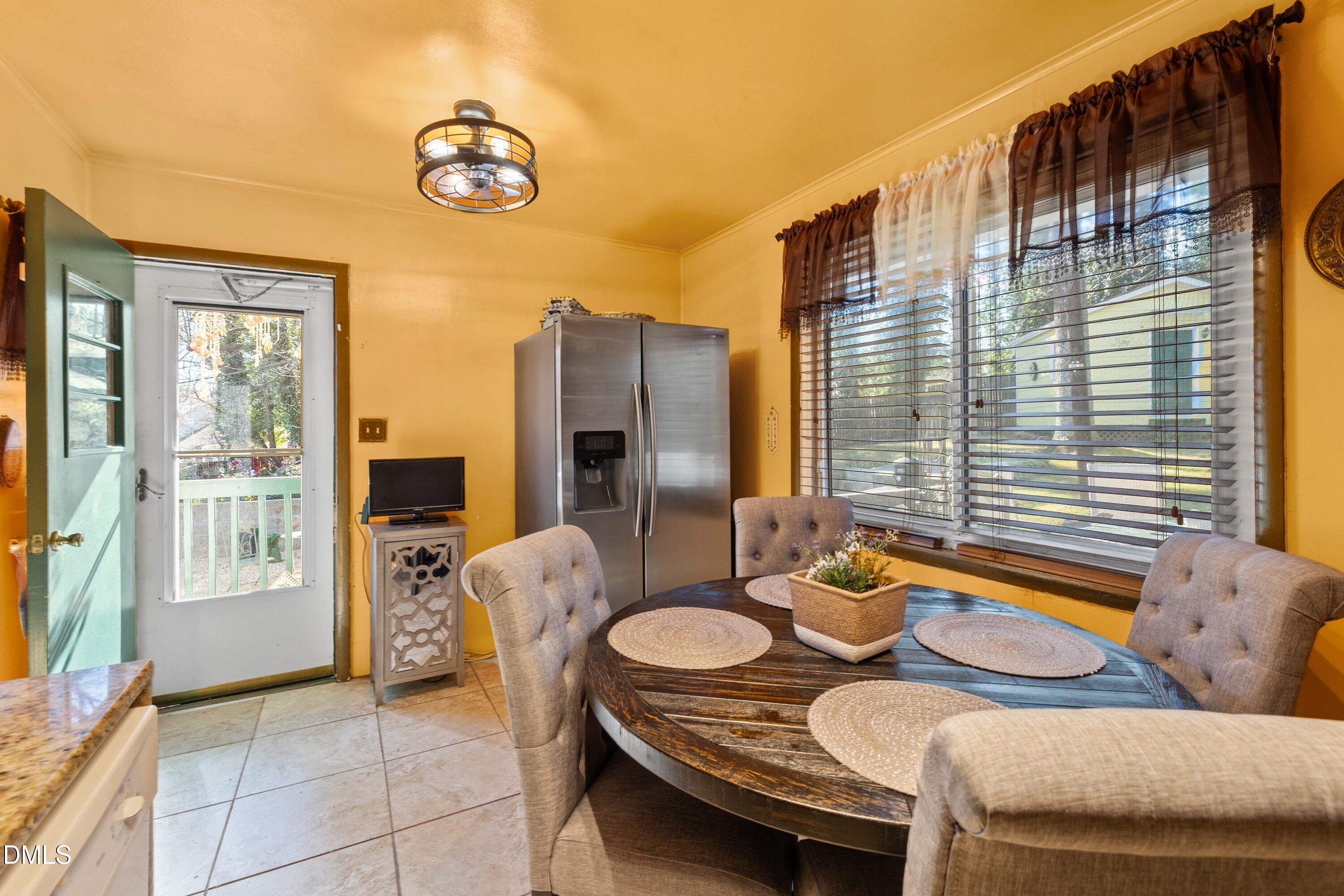 601 Wexford Drive Raleigh, NC 27603 - Photo 20 of 51 28-601 Wexford_8185