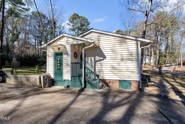 $240,000 | 601 Wexford Drive, Raleigh, NC 27603