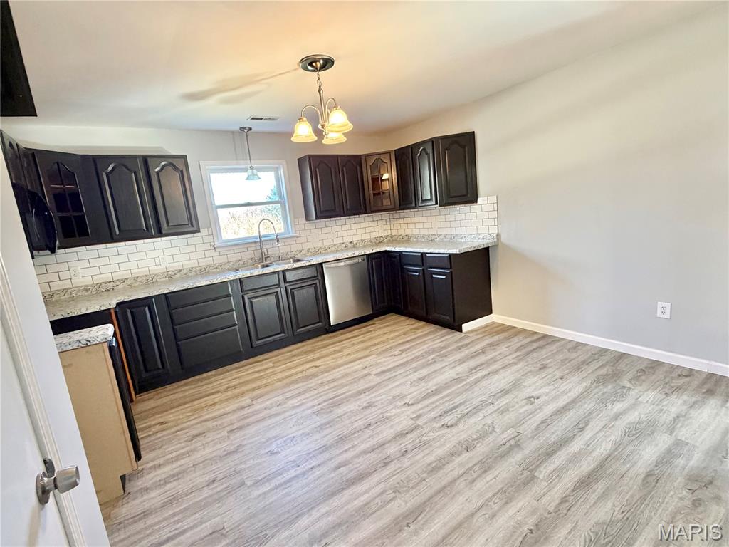 100 South Maple Street Bellflower, MO 63333 - Photo 13 of 29