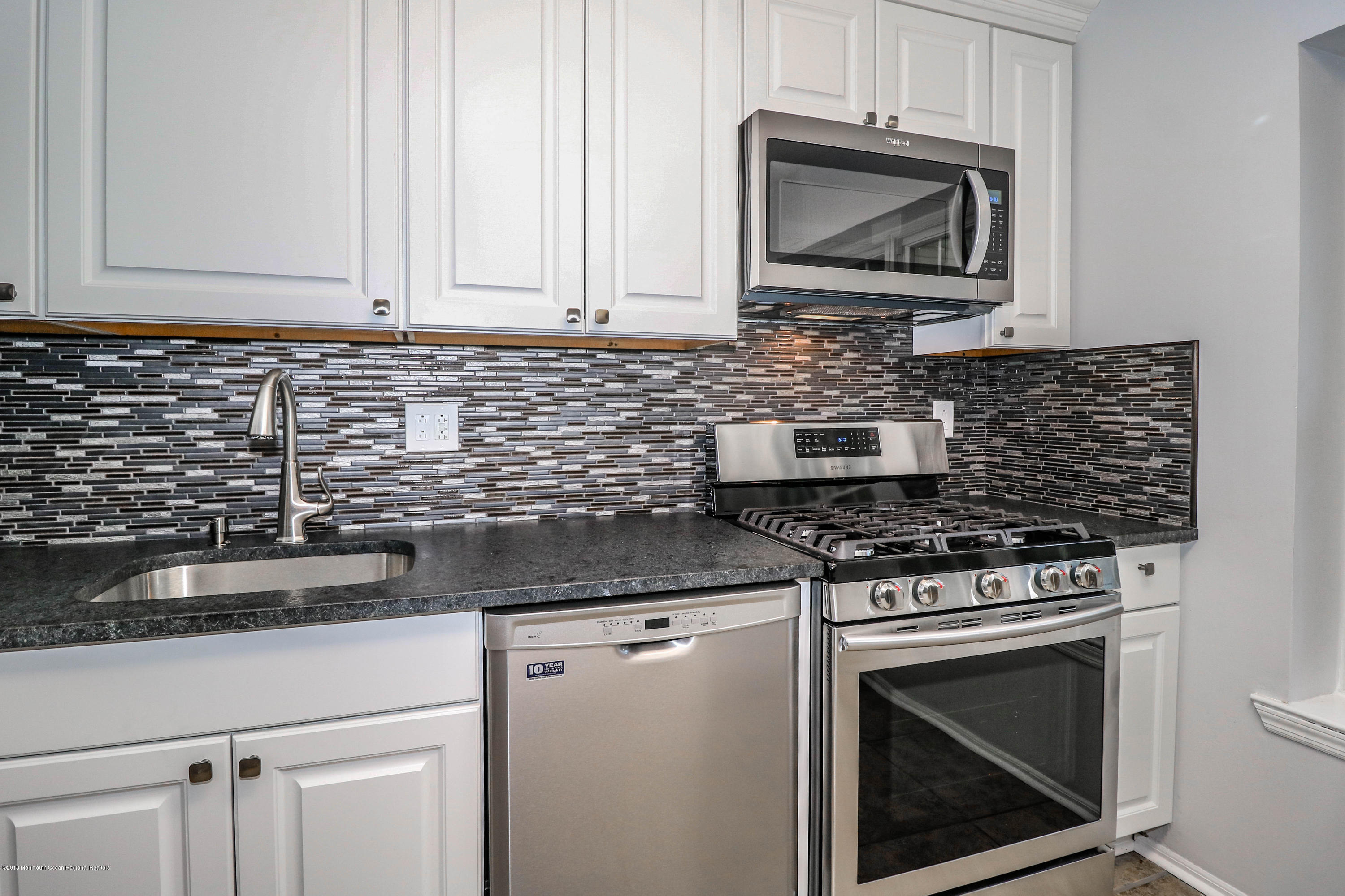 22 Hunters Oceanport, NJ 07757 - Photo 6 of 32 Kitchen 3