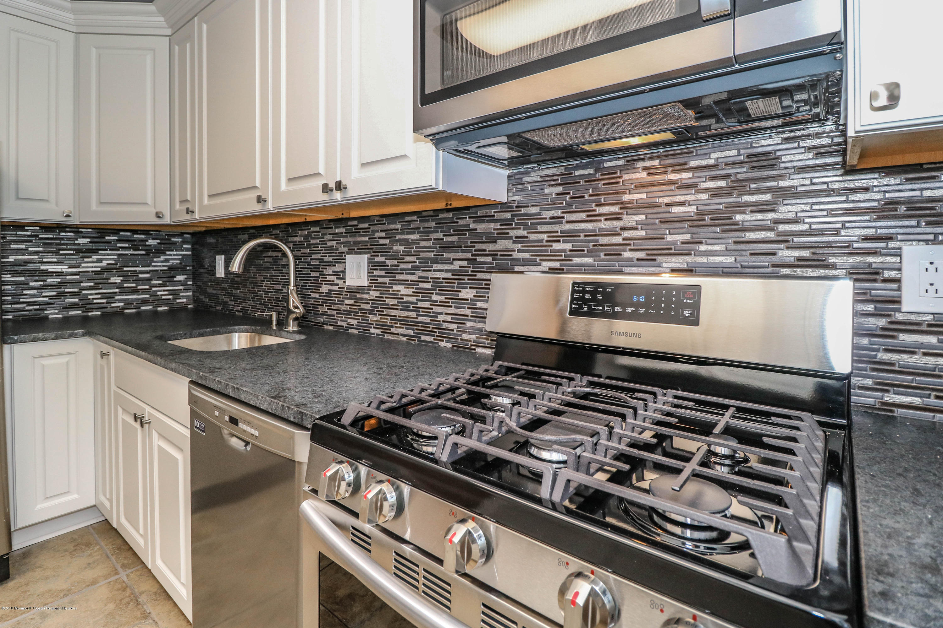 22 Hunters Oceanport, NJ 07757 - Photo 7 of 32 Kitchen 4