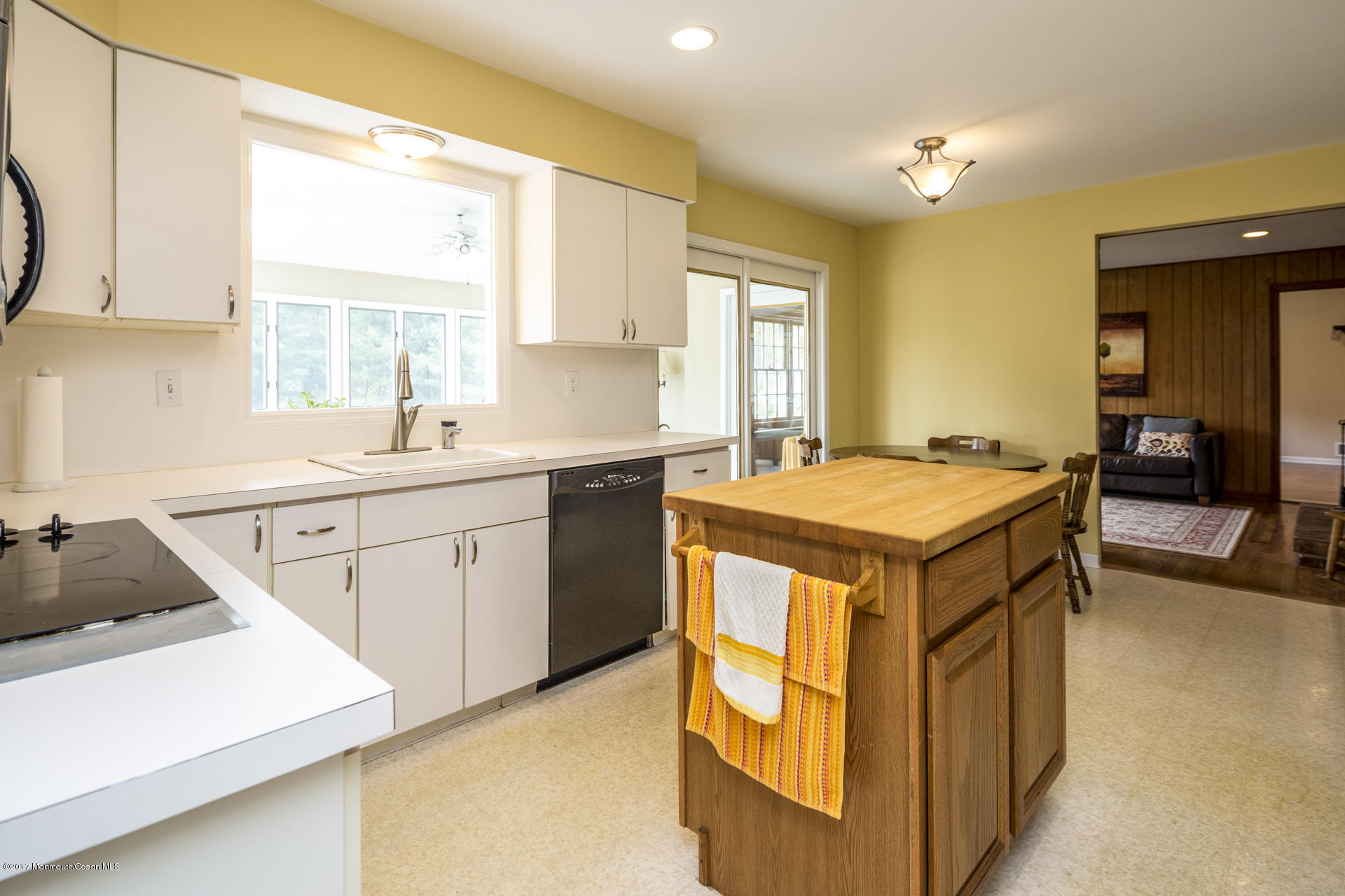 4 Highpoint Road Holmdel, NJ 07733 - Photo 12 of 33 NEW_18_Kitchen-6