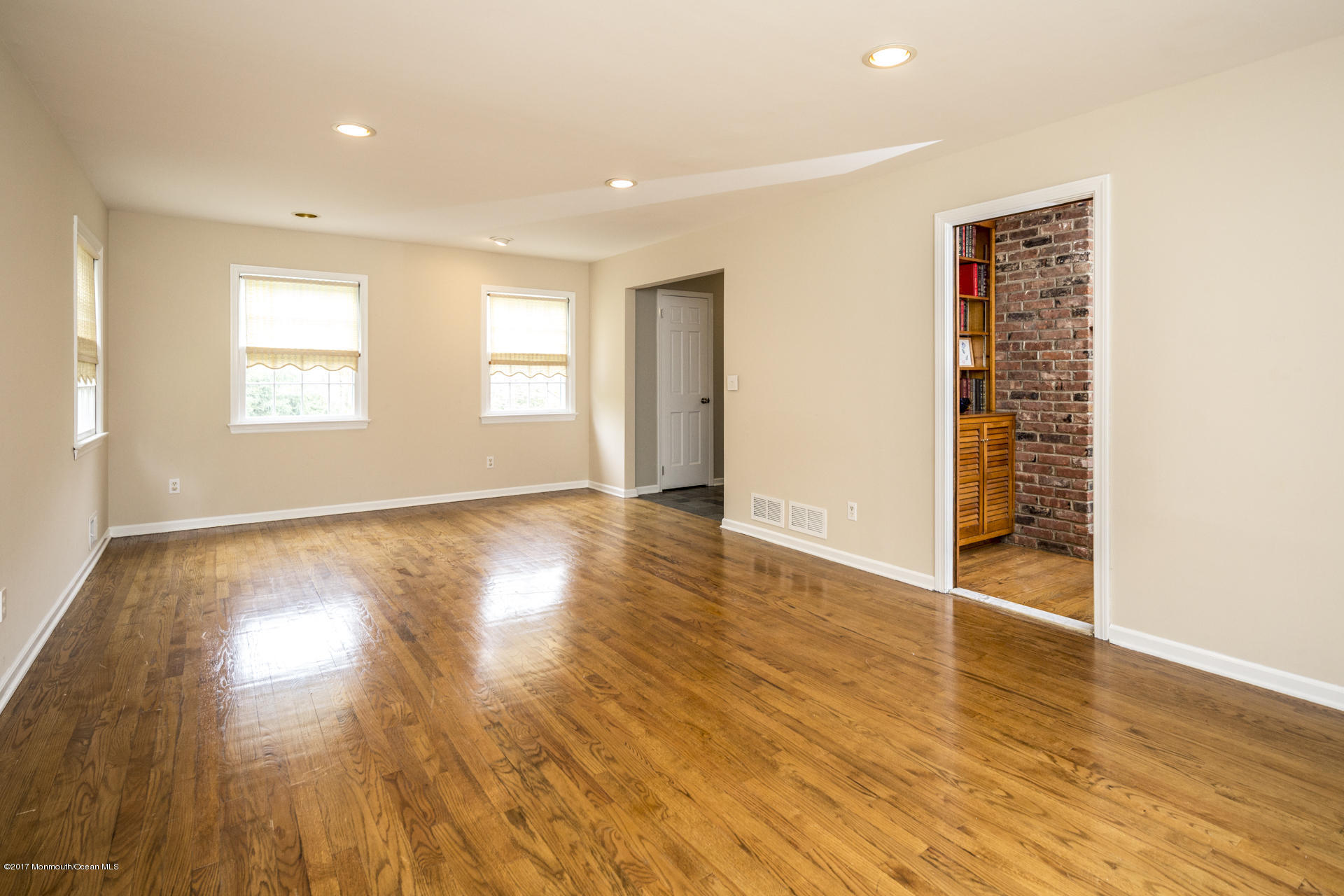 4 Highpoint Road Holmdel, NJ 07733 - Photo 6 of 33 NEW_08_Family Room-5