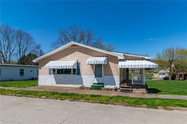 $99,900 | 323 Indiana Avenue, Avonmore, PA 15618