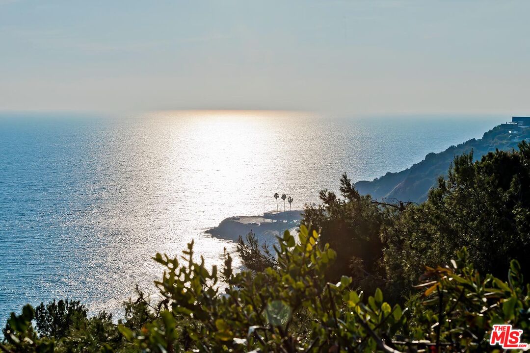 18106 Wakecrest Drive Malibu, CA 90265 - Photo 28 of 29 a view of ocean