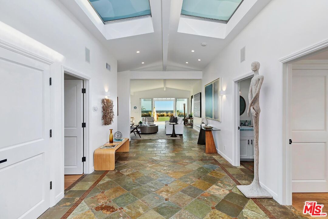 18106 Wakecrest Drive Malibu, CA 90265 - Photo 4 of 29 a view of a living room