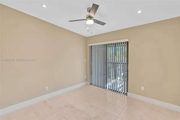 $2,050 | 9487 West McNab Road, Unit 205, Tamarac, FL 33321