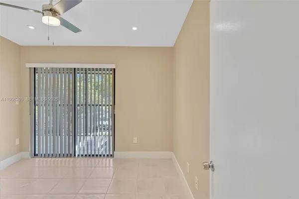 $2,050 | 9487 West McNab Road, Unit 205, Tamarac, FL 33321