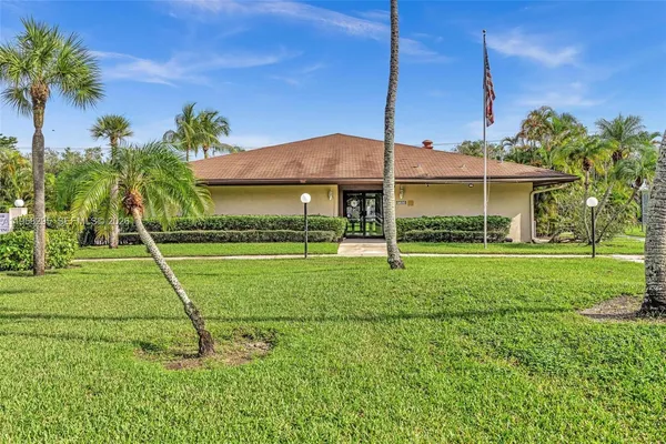 $2,050 | 9487 West McNab Road, Unit 205, Tamarac, FL 33321