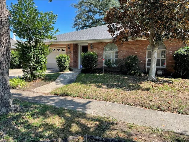 $290,000 | 4204 Loire Drive, Kenner, LA 70065