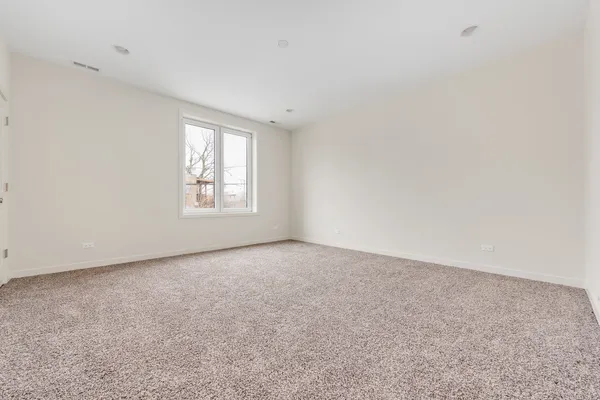 $2,450 | 2824 West Van Buren Street, Unit 201, Chicago, IL 60612