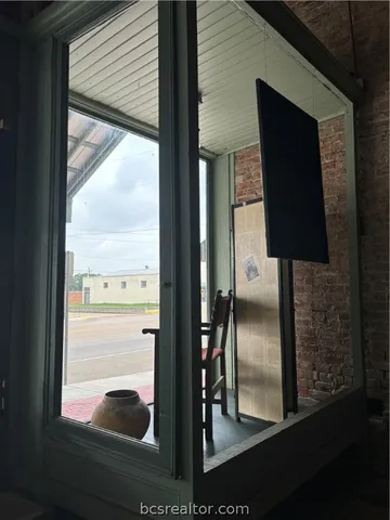 $299,000 | 502 South Main Street Highway, Calvert, TX 77837