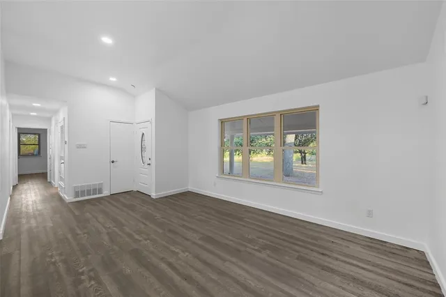 $4,000 | 5000 Highpoint Parkway, Cleburne, TX 76031