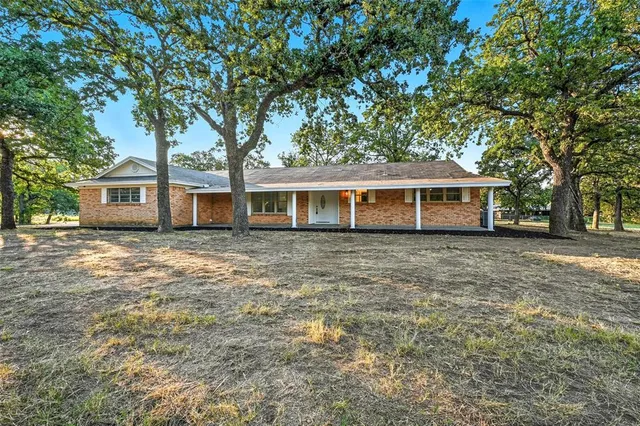 $4,000 | 5000 Highpoint Parkway, Cleburne, TX 76031