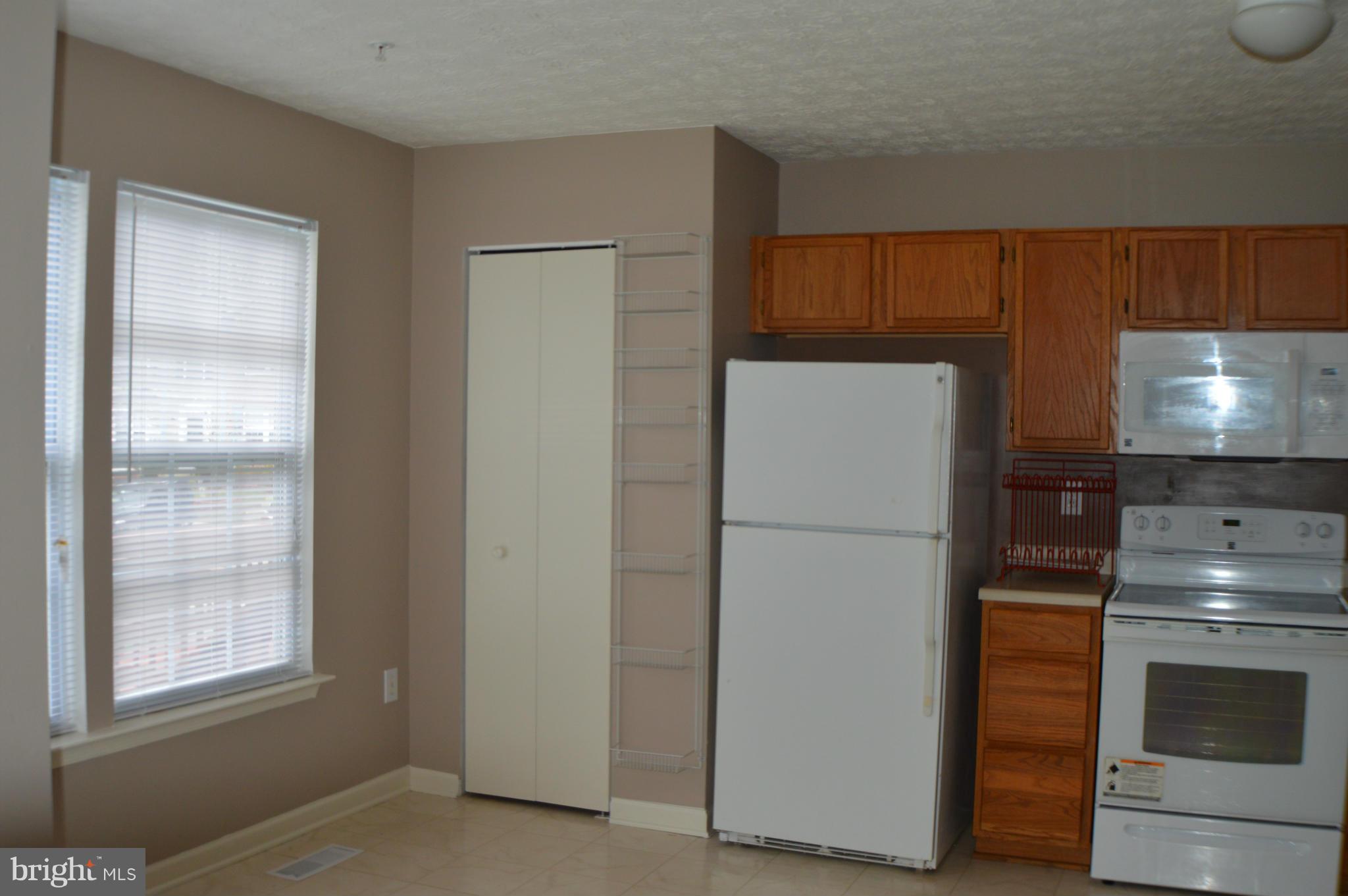 2025 Hackberry Road Baltimore, MD 21221 - Photo 6 of 28 Kitchen