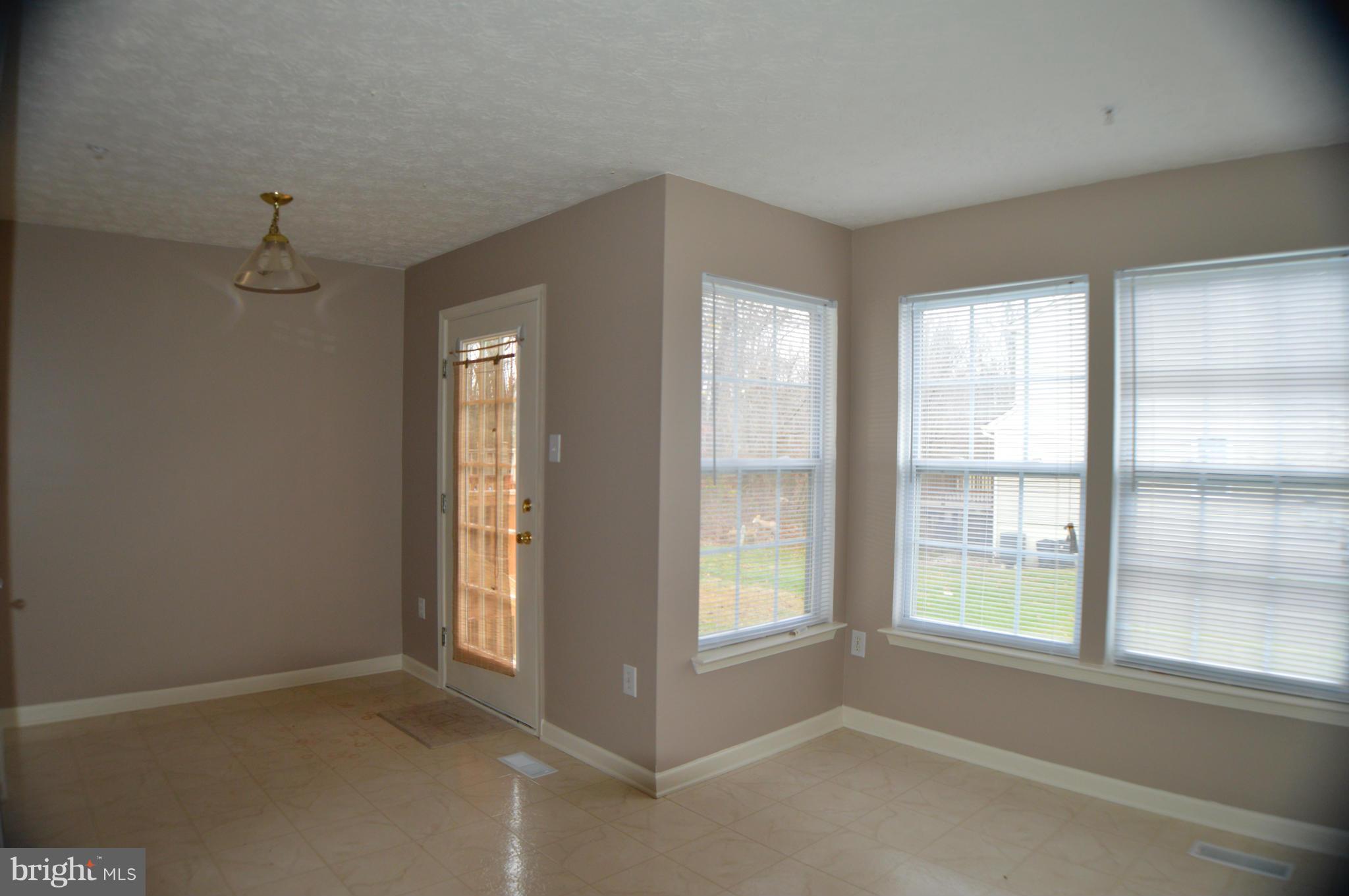 2025 Hackberry Road Baltimore, MD 21221 - Photo 7 of 28 Interior (General)