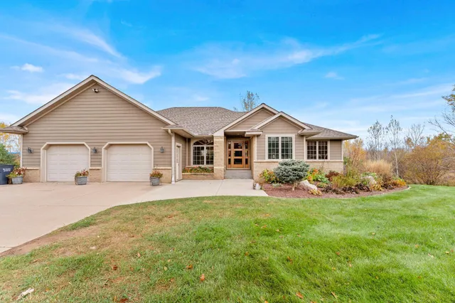 $795,000 | 24291 Hinckley Road, Hinckley, MN 55037