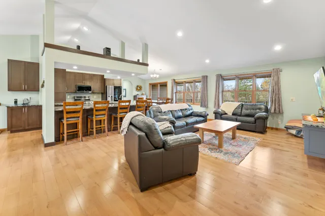 $795,000 | 24291 Hinckley Road, Hinckley, MN 55037