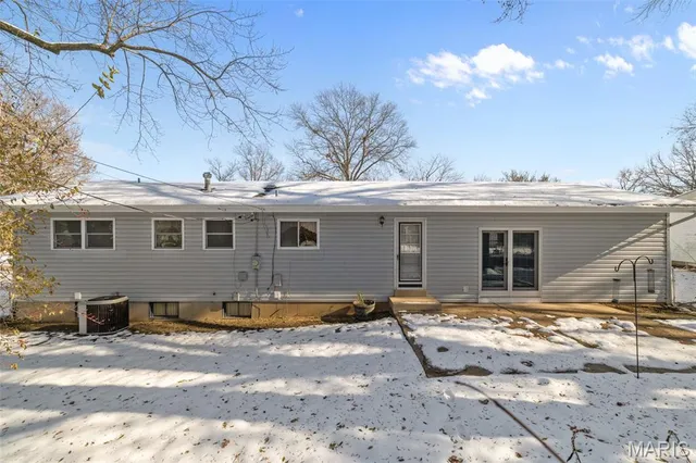 $149,900 | 10409 Gardo Court, St. Louis, MO 63137