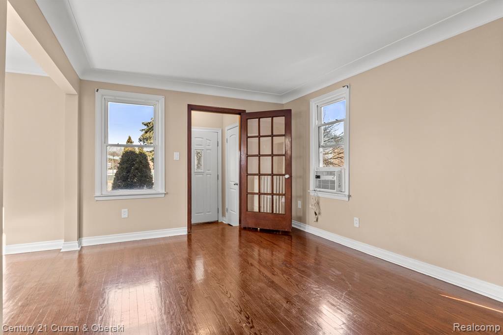 20634 Ridgemont Road Harper Woods, MI 48225 - Photo 8 of 38