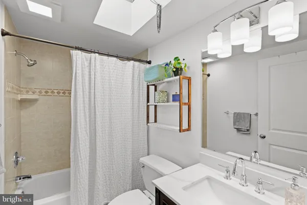 $329,900 | 1708 Pine Street, Unit 4F, Philadelphia, PA 19103