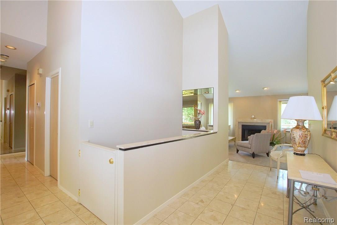 5264 Simpson Lake Road West Bloomfield, MI 48323 - Photo 15 of 27 DSC04207.JPG