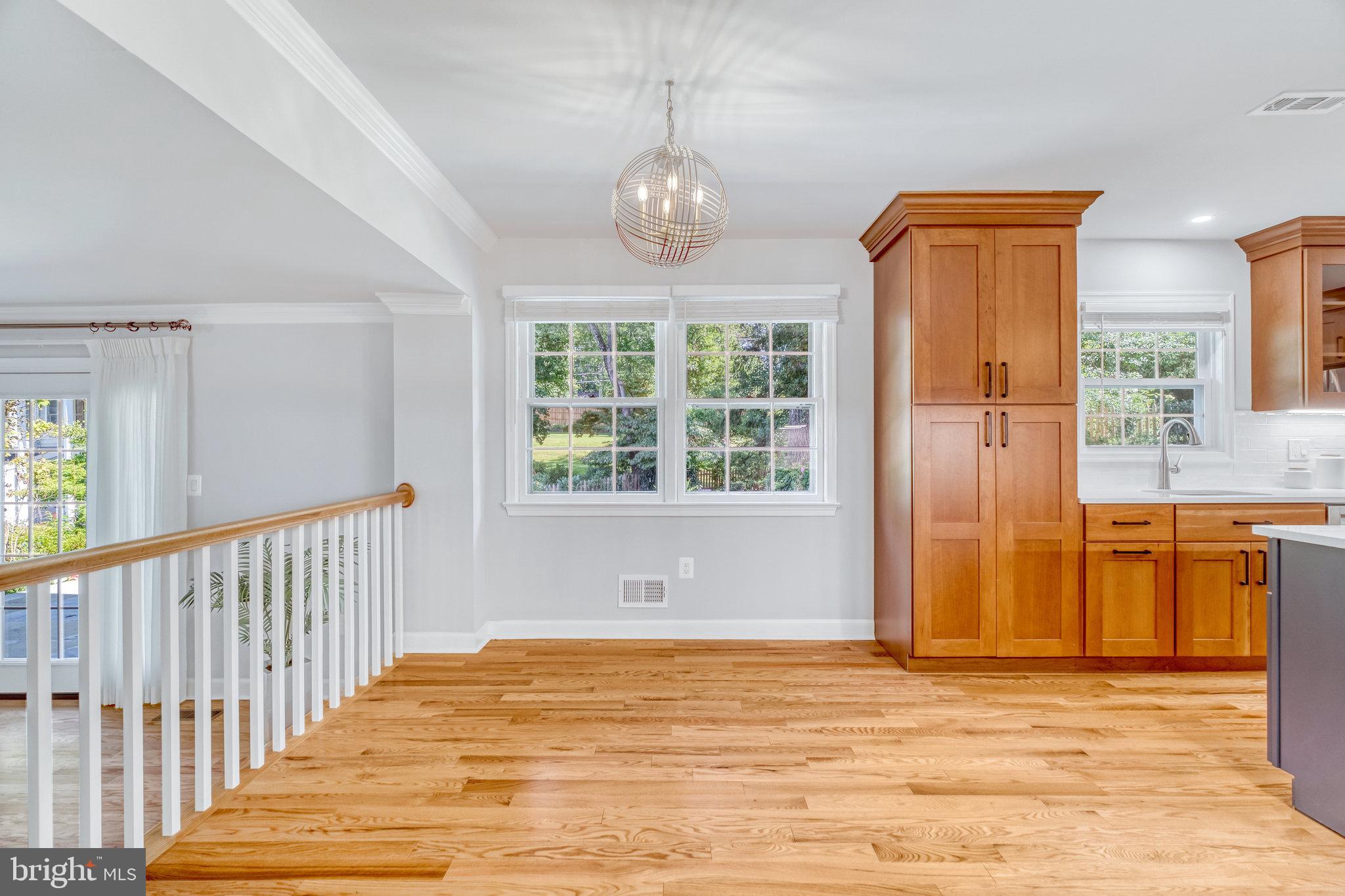 1221 Old Stable Road McLean, VA 22102 - Photo 17 of 73 Kitchen eat-in area