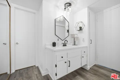 $320,000 | 23515 Lyons Avenue, Unit 233, Valencia, CA 91355