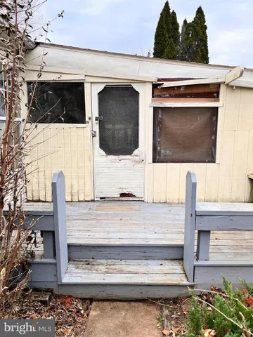 a view of entrance gate of the house