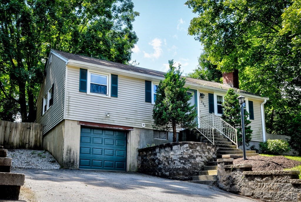 264 West Hill Road Marlborough, MA 01752 - Photo 1 of 18 Gallery Image 1