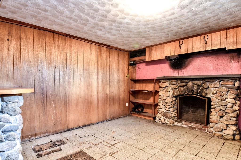 264 West Hill Road Marlborough, MA 01752 - Photo 15 of 18 Gallery Image 15