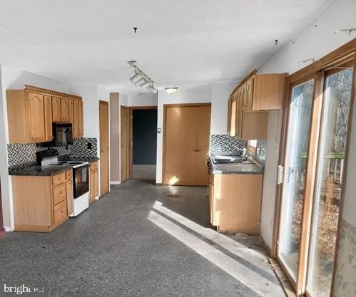 $159,000 | 1030 Dogwood Lane, Roaring Spring, PA 16673