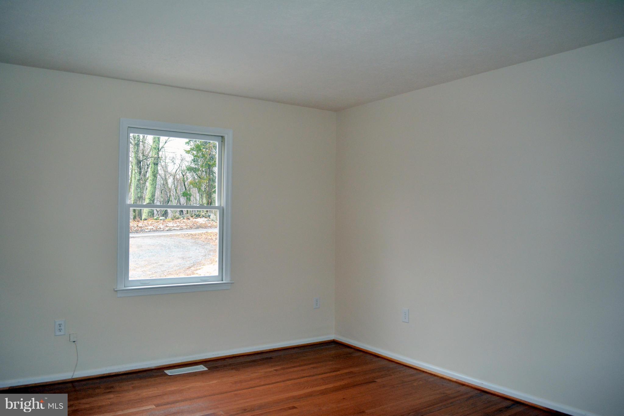491 Joans Quadrangle Road Front Royal, VA 22630 - Photo 12 of 30 Living Room