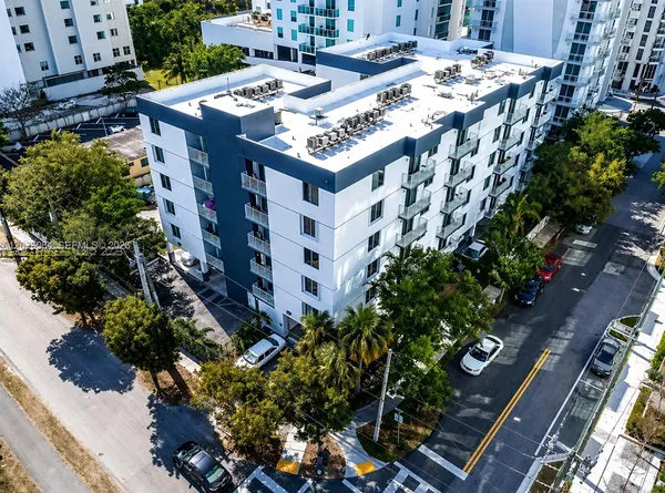$2,500 | 126 Southwest 17th Road, Unit 609, Miami, FL 33129