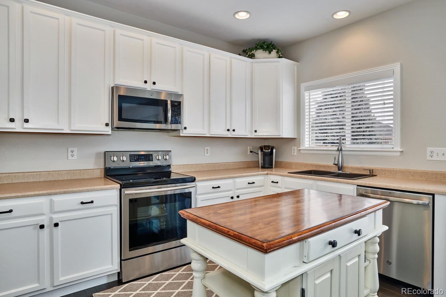 10337 South Rotherwood Circle Highlands Ranch, CO 80130 - Photo 10 of 39 Gallery Image 10