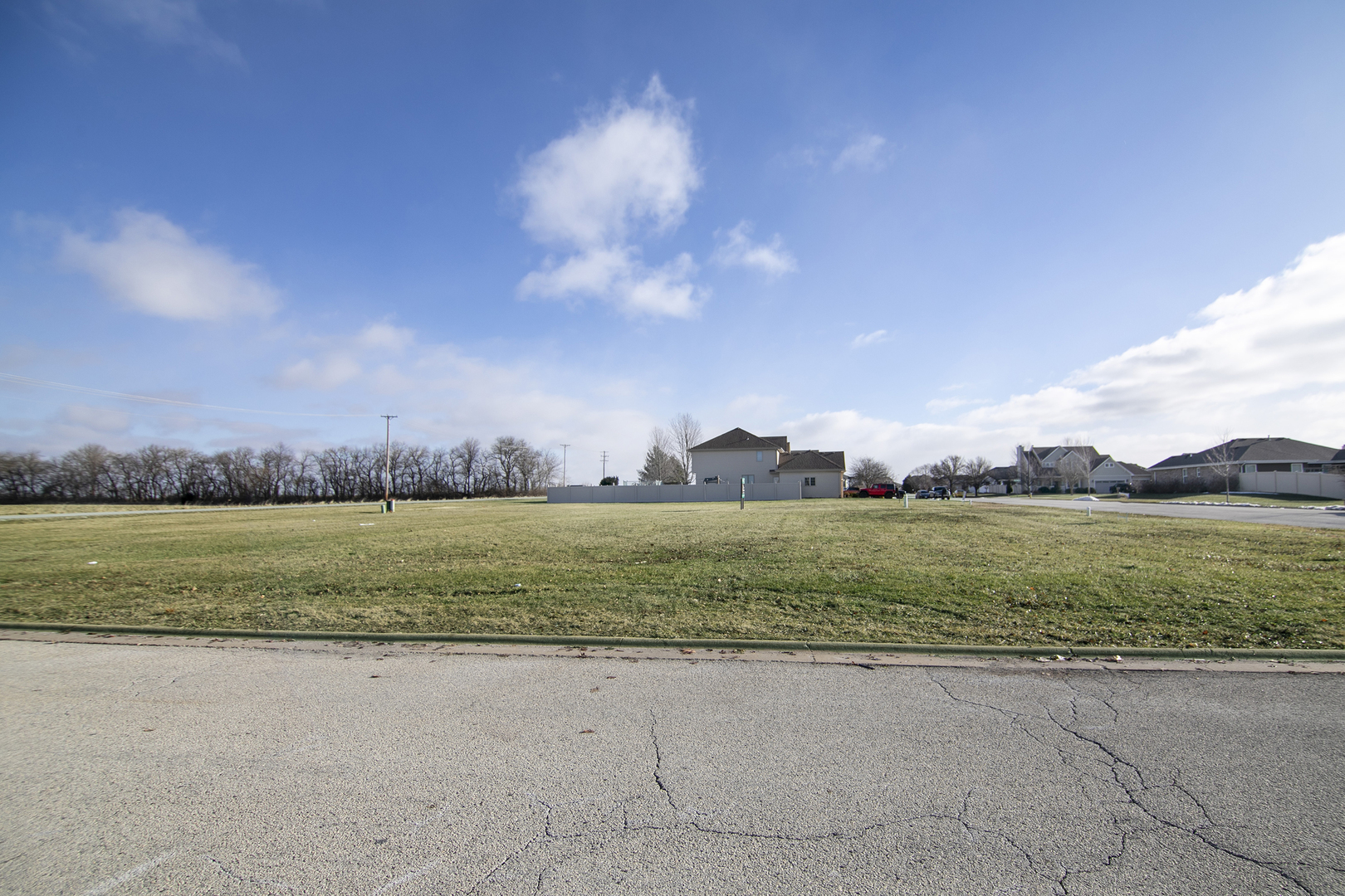 471 Spring Park Loop Bourbonnais, IL 60914 - Photo 4 of 12 a view of an ocean and a yard