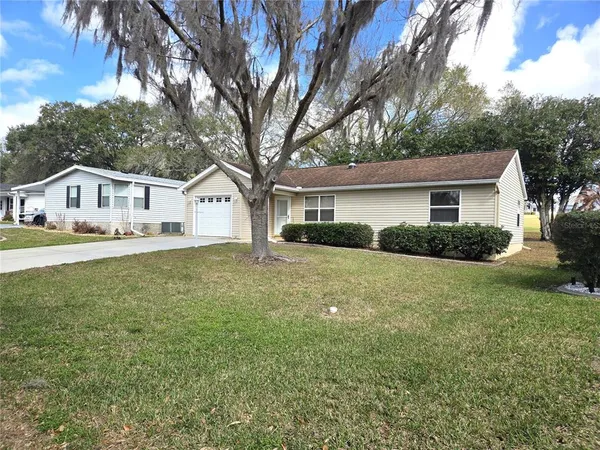$2,300 | 739 Heathrow Avenue, Lady Lake, FL 32159
