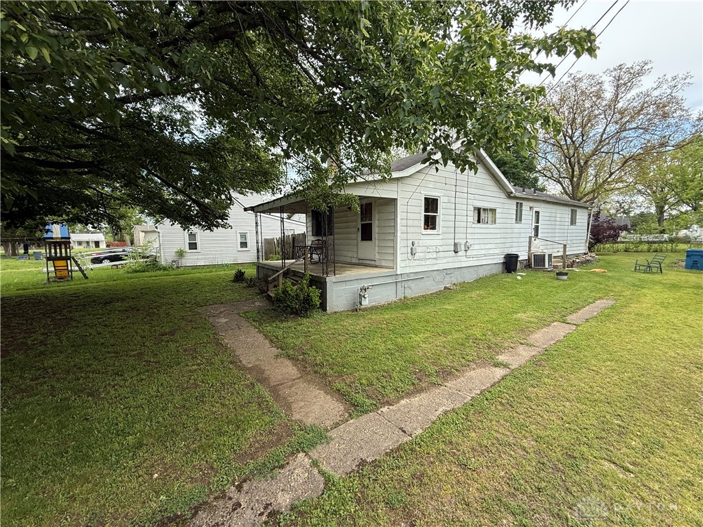 3304 Cottage Road Dayton, OH 45439 - Photo 2 of 12