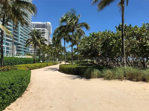 $4,200 | 10185 Collins Avenue, Unit 1509, Bal Harbour, FL 33154