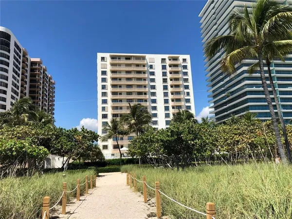 $4,200 | 10185 Collins Avenue, Unit 1509, Bal Harbour, FL 33154