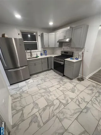 $2,400 | 121-123 Butler Street, Unit 121, Paterson, NJ 07524