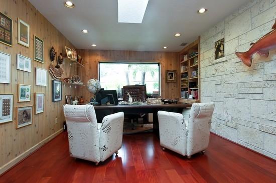 Den Office