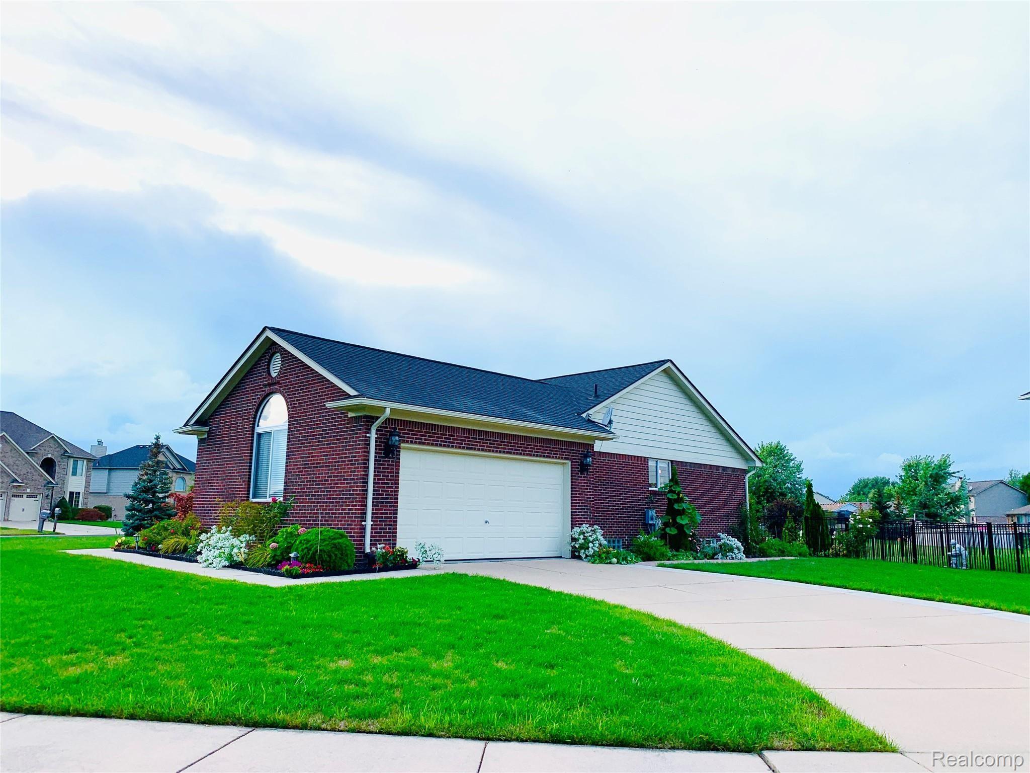 51432 Rivard Road New Baltimore, MI 48047 - Photo 21 of 57 IMG_9369.JPG