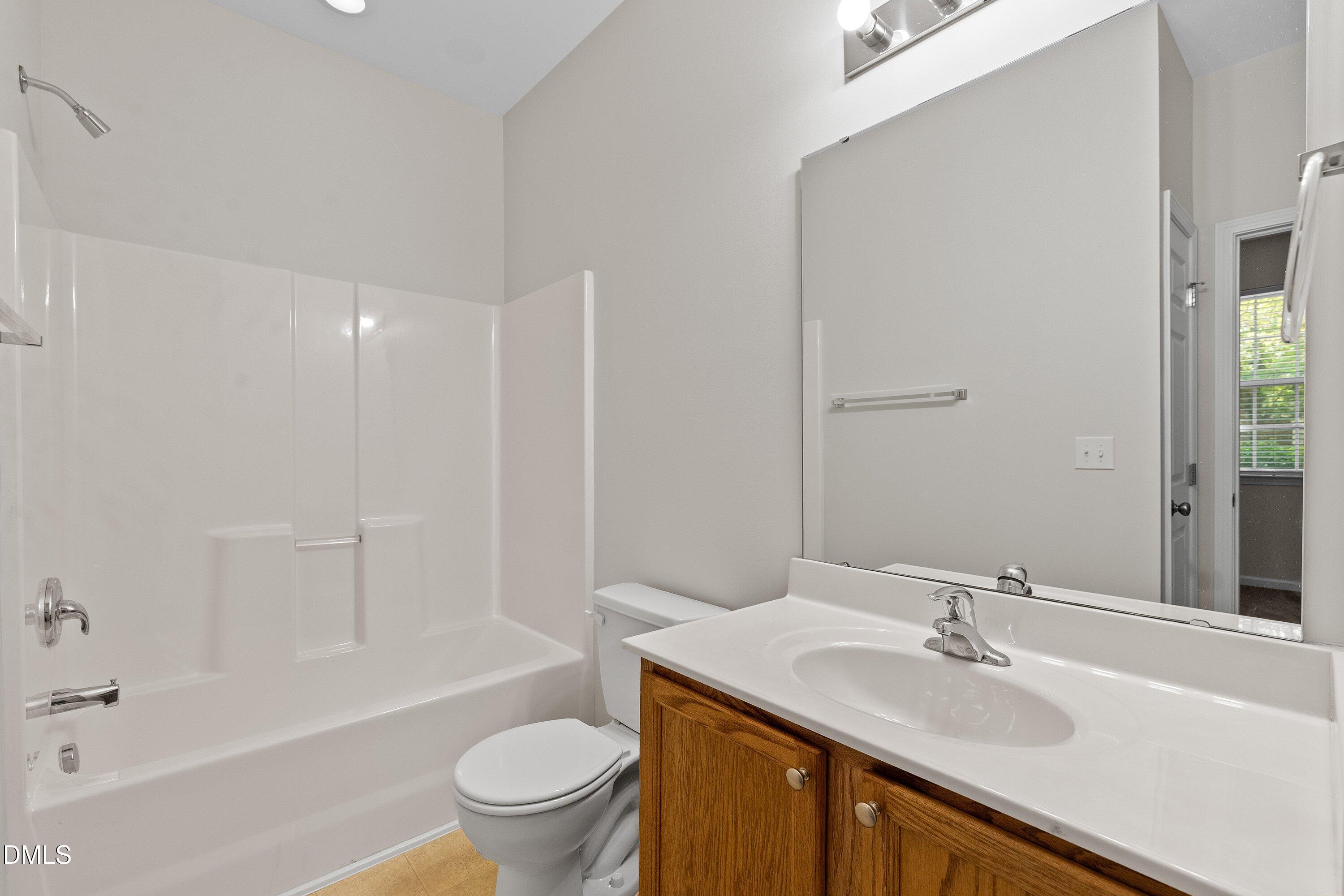 8507 Arboles Court Raleigh, NC 27613 - Photo 10 of 31 10-8507 Arboles Ct _1791