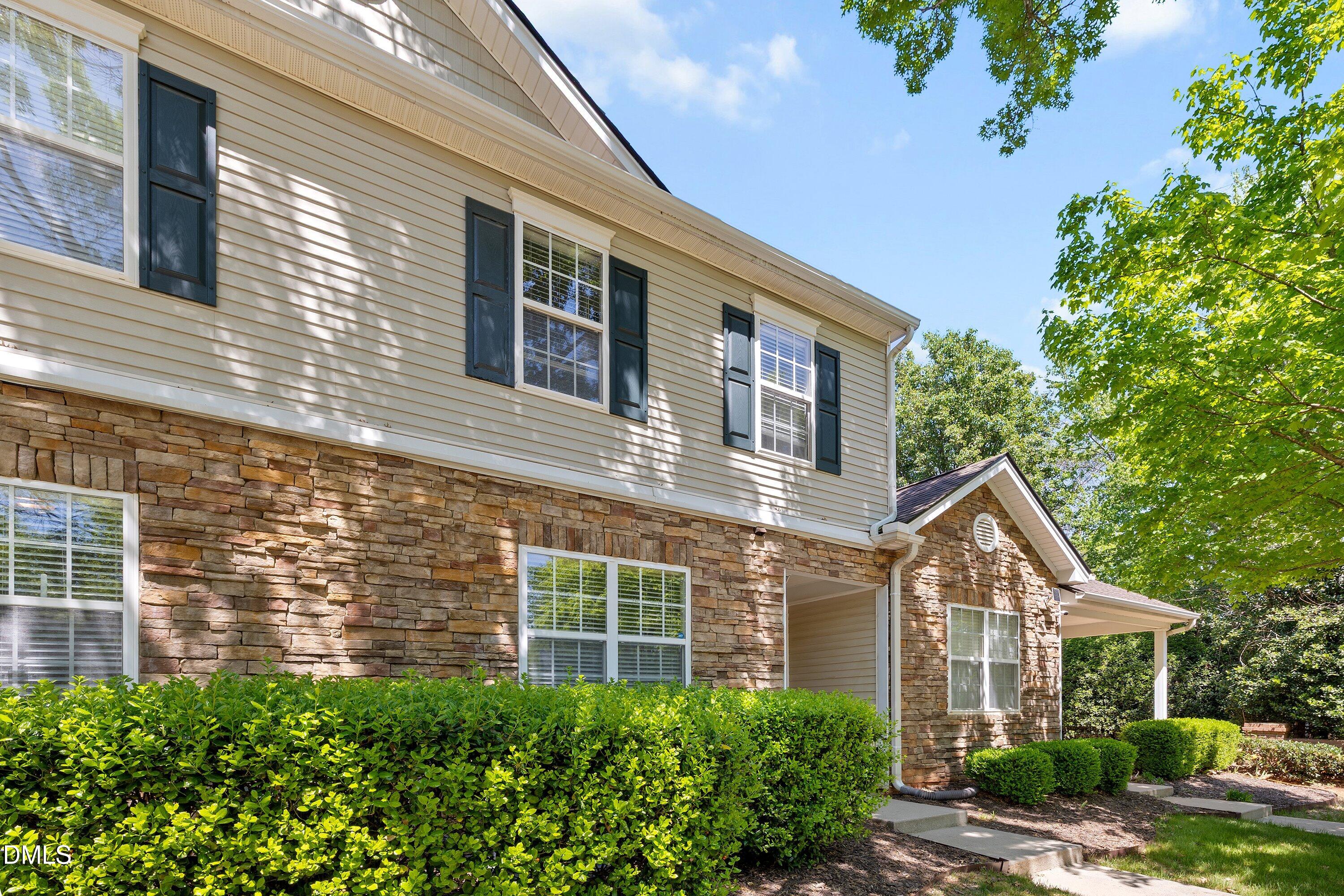 8507 Arboles Court Raleigh, NC 27613 - Photo 5 of 31 05-8507 Arboles Ct _1755
