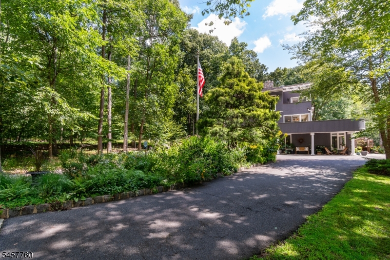 102 Lindbergh Road Hopewell, NJ 08525 - Photo 2 of 49 Gallery Image 2