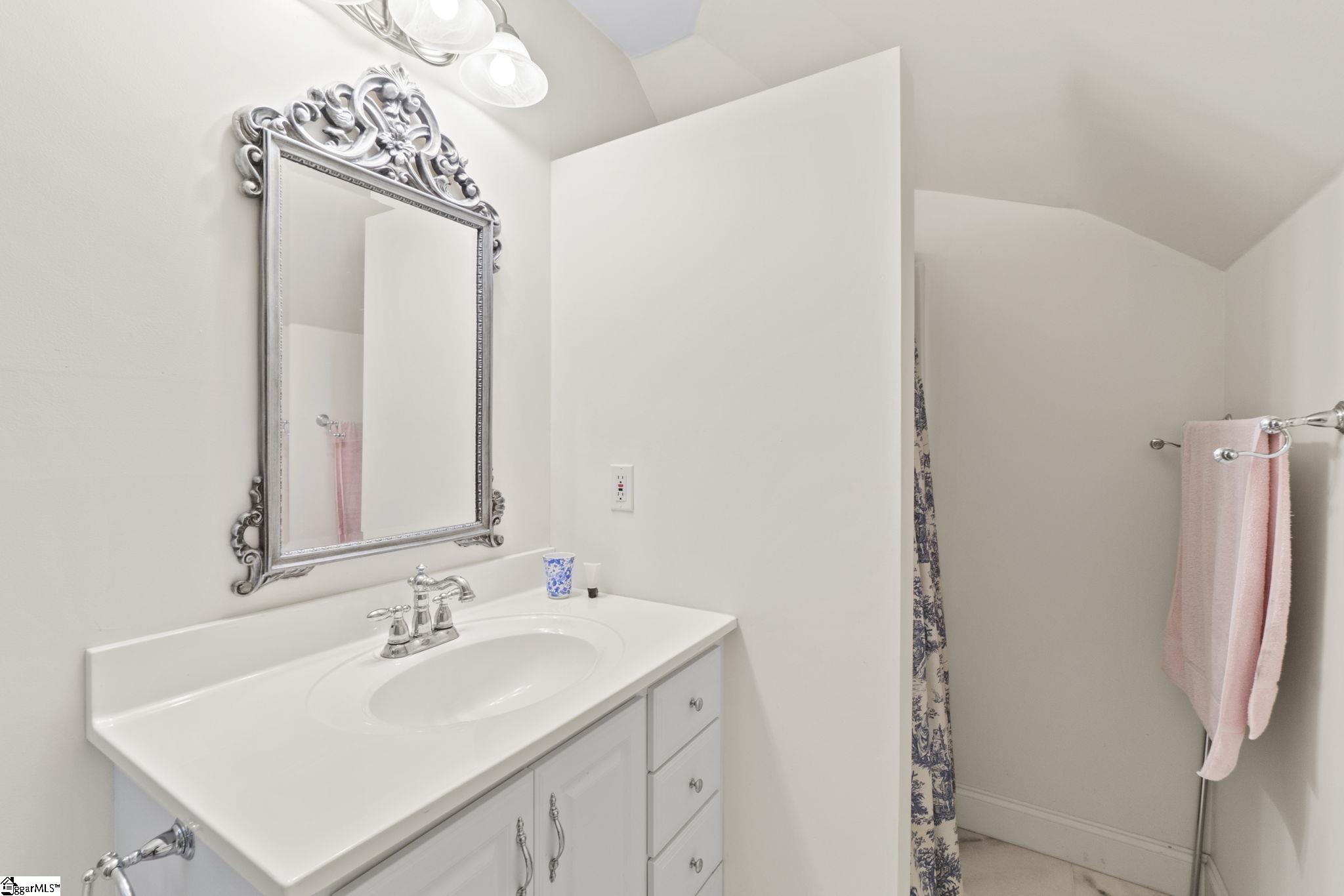 2140 Jonesville Road Simpsonville, SC 29681 - Photo 21 of 31 Gallery Image 21