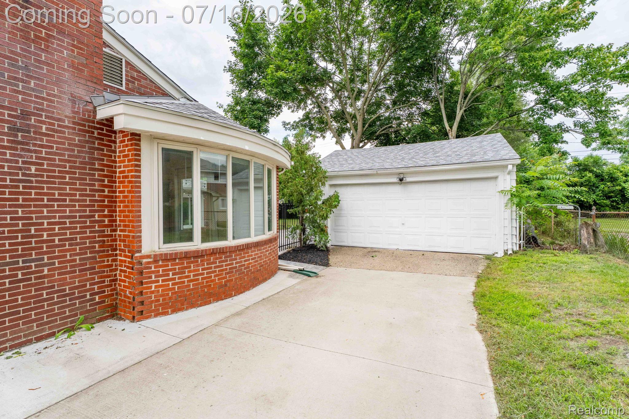 2118 Middlebelt Road West Bloomfield, MI 48324 - Photo 37 of 54 44-web-or-mls-Edited-44.jpg