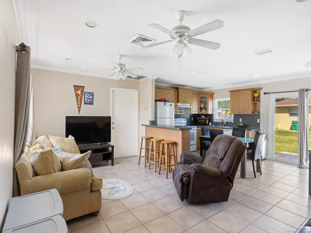 6704 Eden Road Fort Pierce, FL 34951 - Photo 7 of 32 0B2A8877