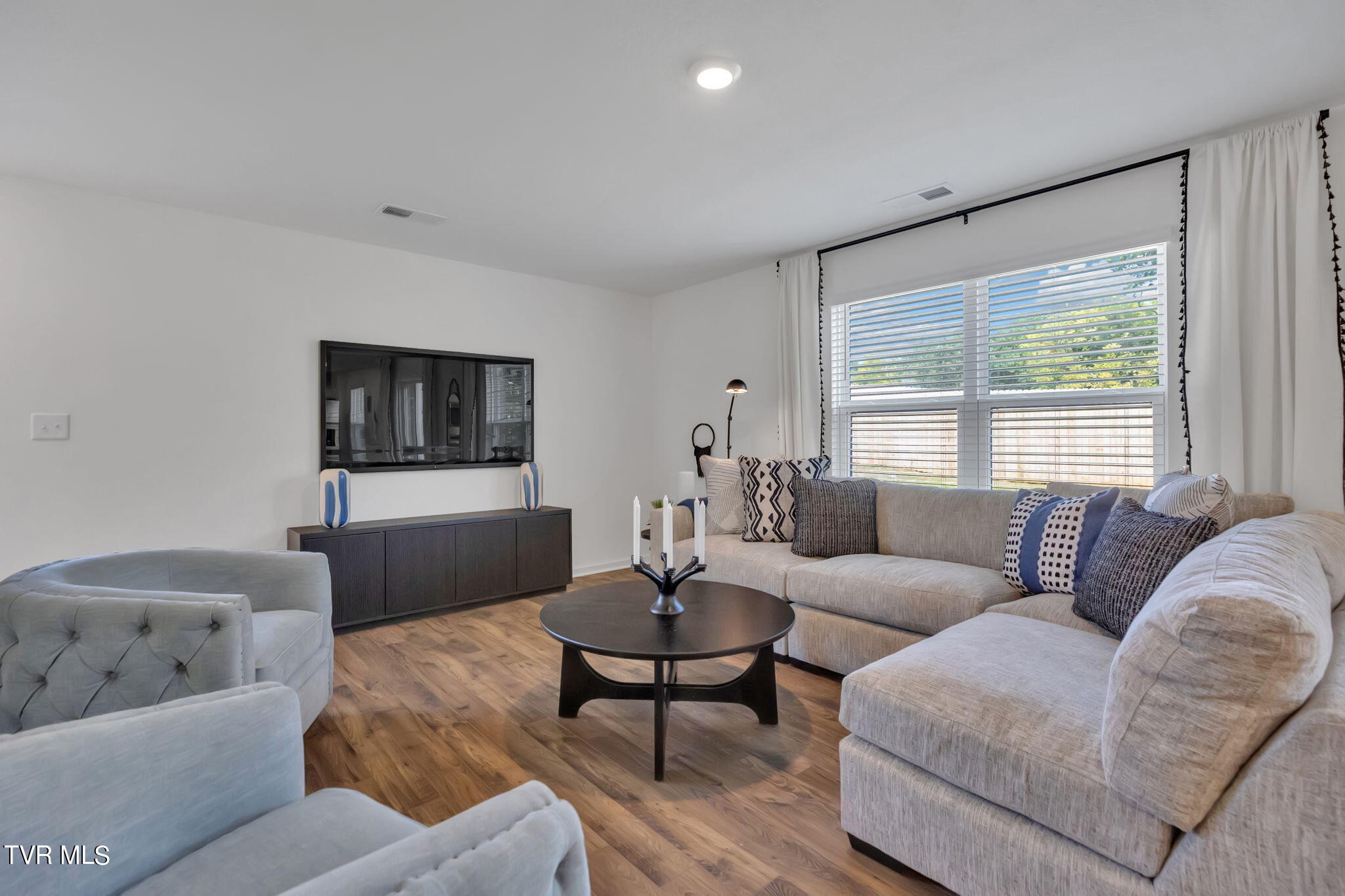 1162 Aspen Terrace Greeneville, TN 37745 - Photo 8 of 27 9-web-or-mls-217A0374